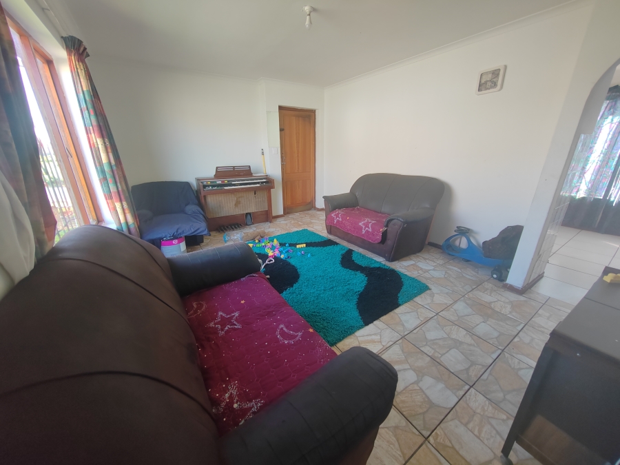 3 Bedroom Property for Sale in Hillview Western Cape